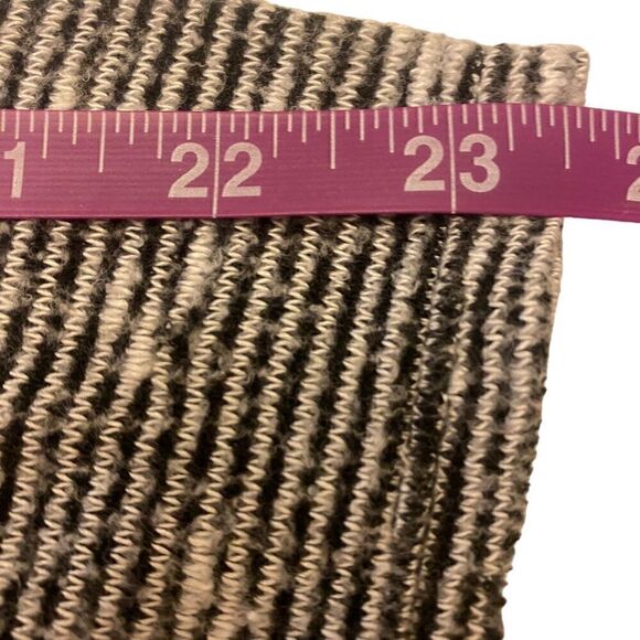 Gap Long Sleeve Black and White Striped Top‎ - Picture 10 of 11